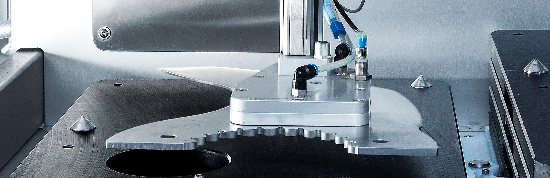 KNECHT Automatische Schleif- und Poliermaschine B 600 KNECHT Automatische Schleif- und Poliermaschine B 600